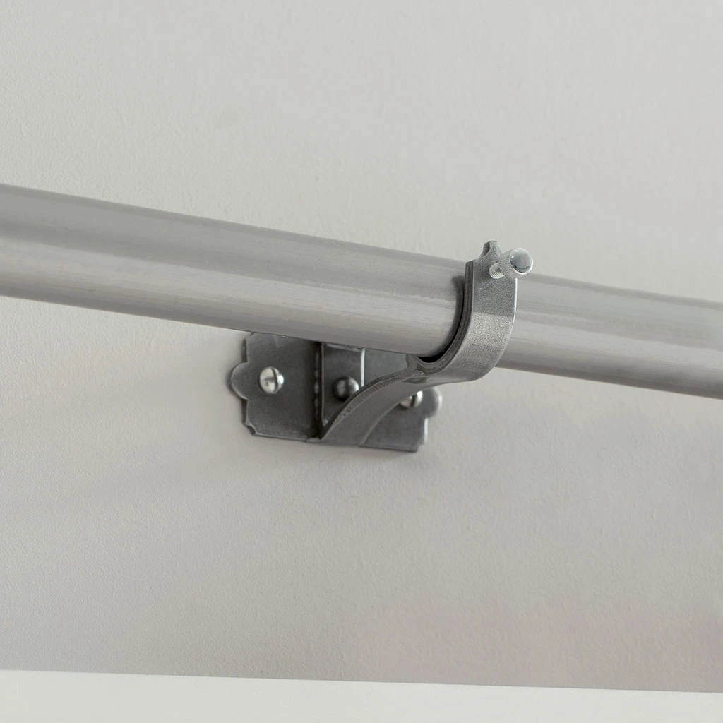 20mm Brett Centre Bracket In Polished 2 20mm Brett Centre Bracket In Polished - Image 2