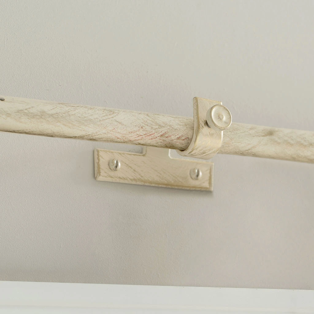 20mm Chapel Centre Bracket In Old Ivory 2 20mm Chapel Centre Bracket In Old Ivory - Image 2