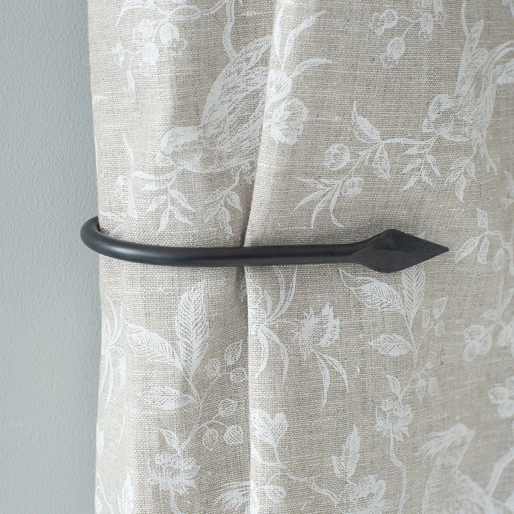 Small Spear Holdback In Beeswax 2 Small Spear Holdback In Beeswax - Image 2