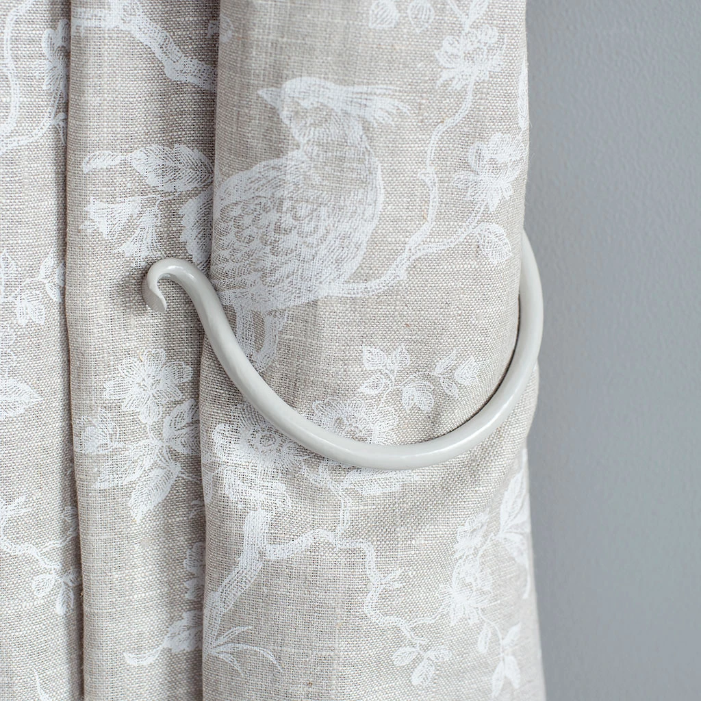 Small Swing Holdback (12cm Embrace) In Clay 2 Small Swing Holdback (12cm Embrace) In Clay - Image 2