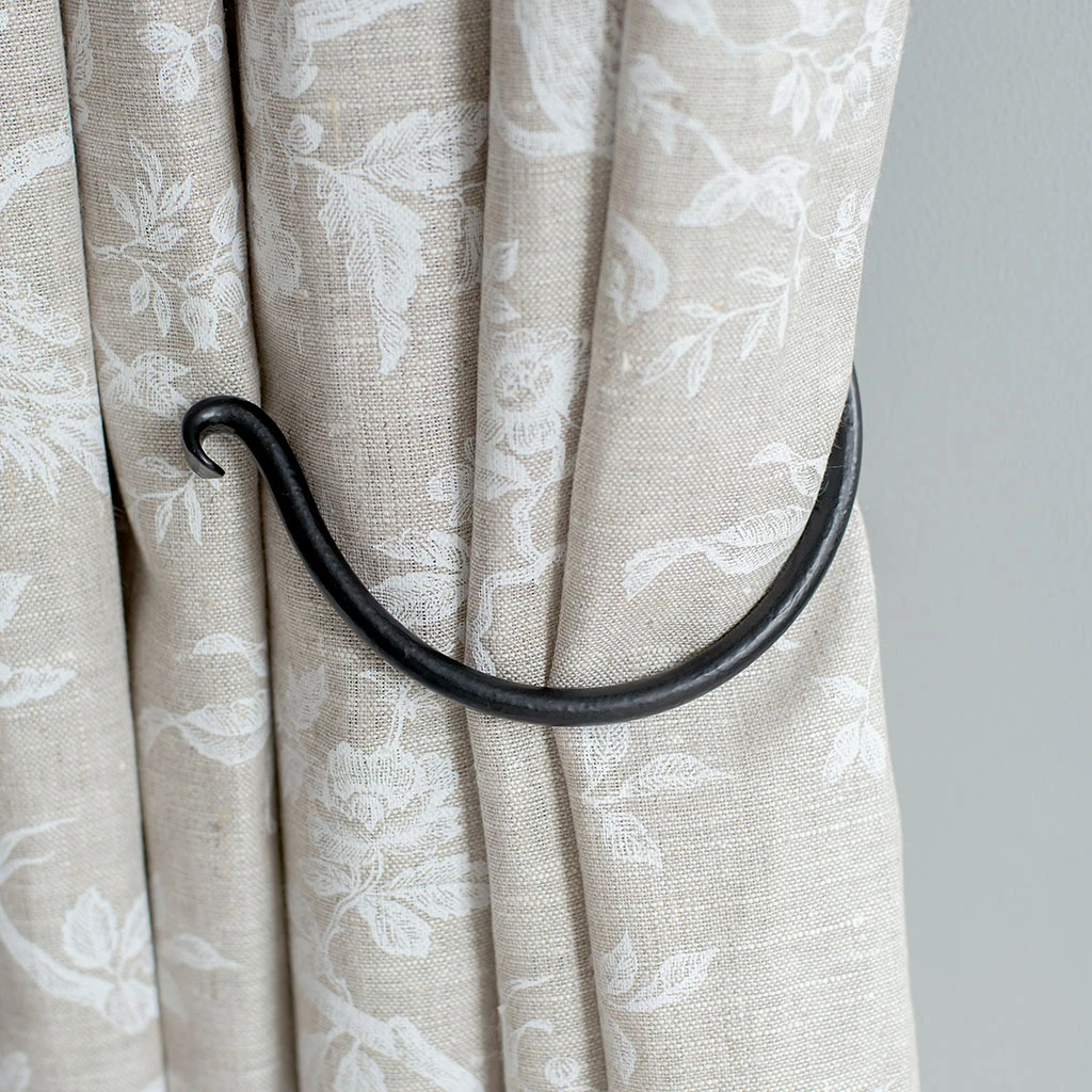 Small Swing Holdback (12cm Embrace) In Matt Black 2 Small Swing Holdback (12cm Embrace) In Matt Black - Image 2