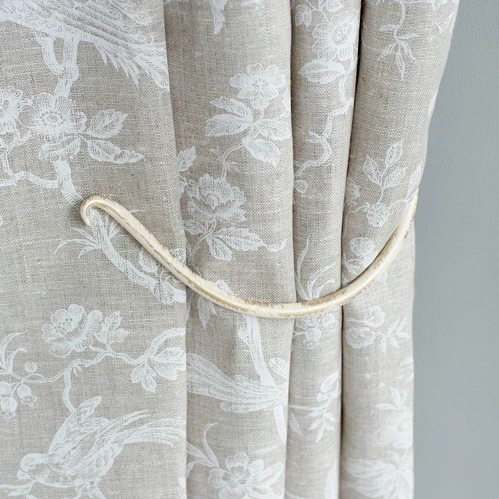 Large Swing Holdback (16cm Embrace) In Old Ivory 2 Large Swing Holdback (16cm Embrace) In Old Ivory - Image 2